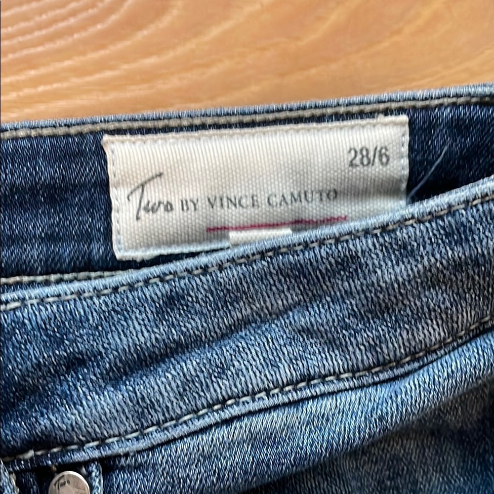 VINCE CAMUTO JEANS - Picture 2 of 9